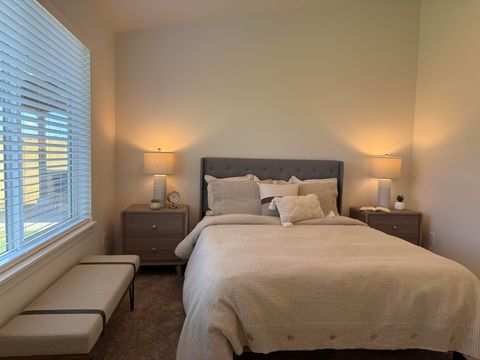 Tiny photo for 249 SE Peppermint Loop #5, Culver, OR 97734 (MLS # 220219301)