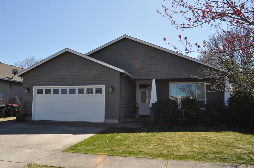 Located in the popular Hampton Place subdivision, this 3 bedroom, 2 bath home is ready for new owners! You'll feel at home as you walk into the vaulted great room; which has a gas fireplace; dining area; and a spacious kitchen! The kitchen has granite counters, a large island with raised barstool seating, built in microwave, plant shelf above the cupboards and a slider to the backyard. The slider takes you out to enjoy the covered back patio and cute backyard! Back inside, you have 2 good sized bedrooms, guest bath and laundry room. There is lots of storage in this home including the laundry room and linen cabinets! The master bedroom has a walk in closet and 2 sinks in the master bath along with separate shower/toilet area. Great location in the Jacksonville elementary school district and near the Northgate shopping center with Trader Joe's, restaurants and retail.