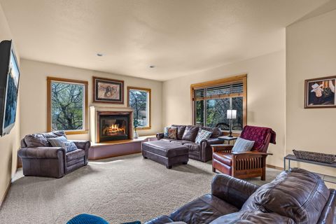 Tiny photo for 63222 Brad Street, Bend, OR 97701 (MLS # 220218406)