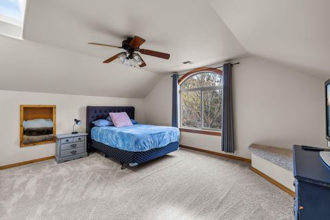 Tiny photo for 63222 Brad Street, Bend, OR 97701 (MLS # 220218406)