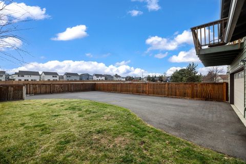 Tiny photo for 63222 Brad Street, Bend, OR 97701 (MLS # 220218406)