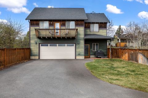 Tiny photo for 63222 Brad Street, Bend, OR 97701 (MLS # 220218406)