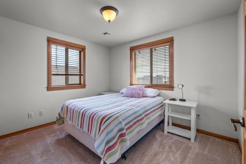 Tiny photo for 63222 Brad Street, Bend, OR 97701 (MLS # 220218406)