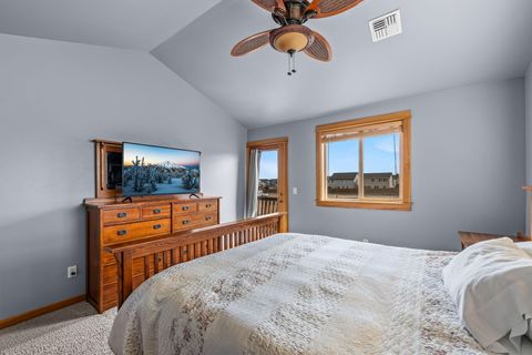 Tiny photo for 63222 Brad Street, Bend, OR 97701 (MLS # 220218406)