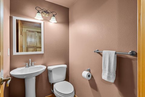 Tiny photo for 63222 Brad Street, Bend, OR 97701 (MLS # 220218406)