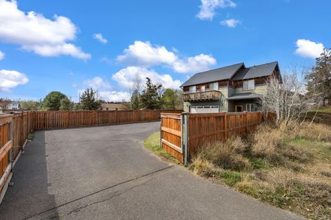 Tiny photo for 63222 Brad Street, Bend, OR 97701 (MLS # 220218406)