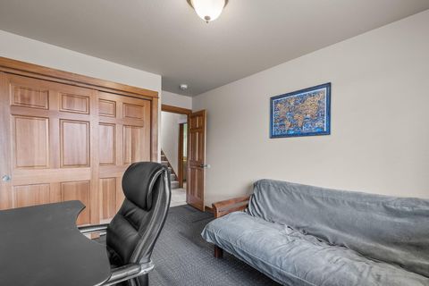 Tiny photo for 63222 Brad Street, Bend, OR 97701 (MLS # 220218406)