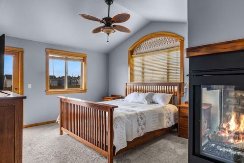 Tiny photo for 63222 Brad Street, Bend, OR 97701 (MLS # 220218406)