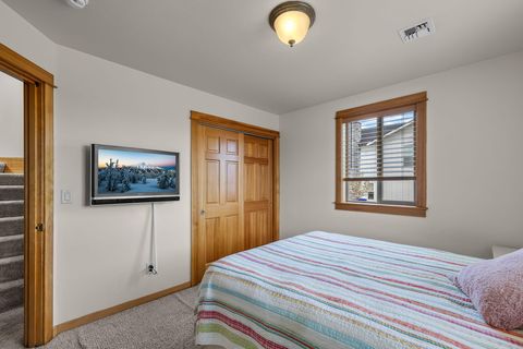 Tiny photo for 63222 Brad Street, Bend, OR 97701 (MLS # 220218406)