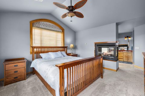 Tiny photo for 63222 Brad Street, Bend, OR 97701 (MLS # 220218406)