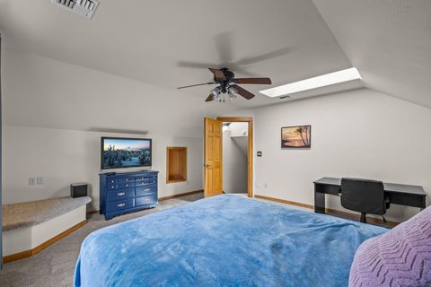 Tiny photo for 63222 Brad Street, Bend, OR 97701 (MLS # 220218406)