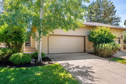 3035 NW Golf View Drive Bend OR 97703
