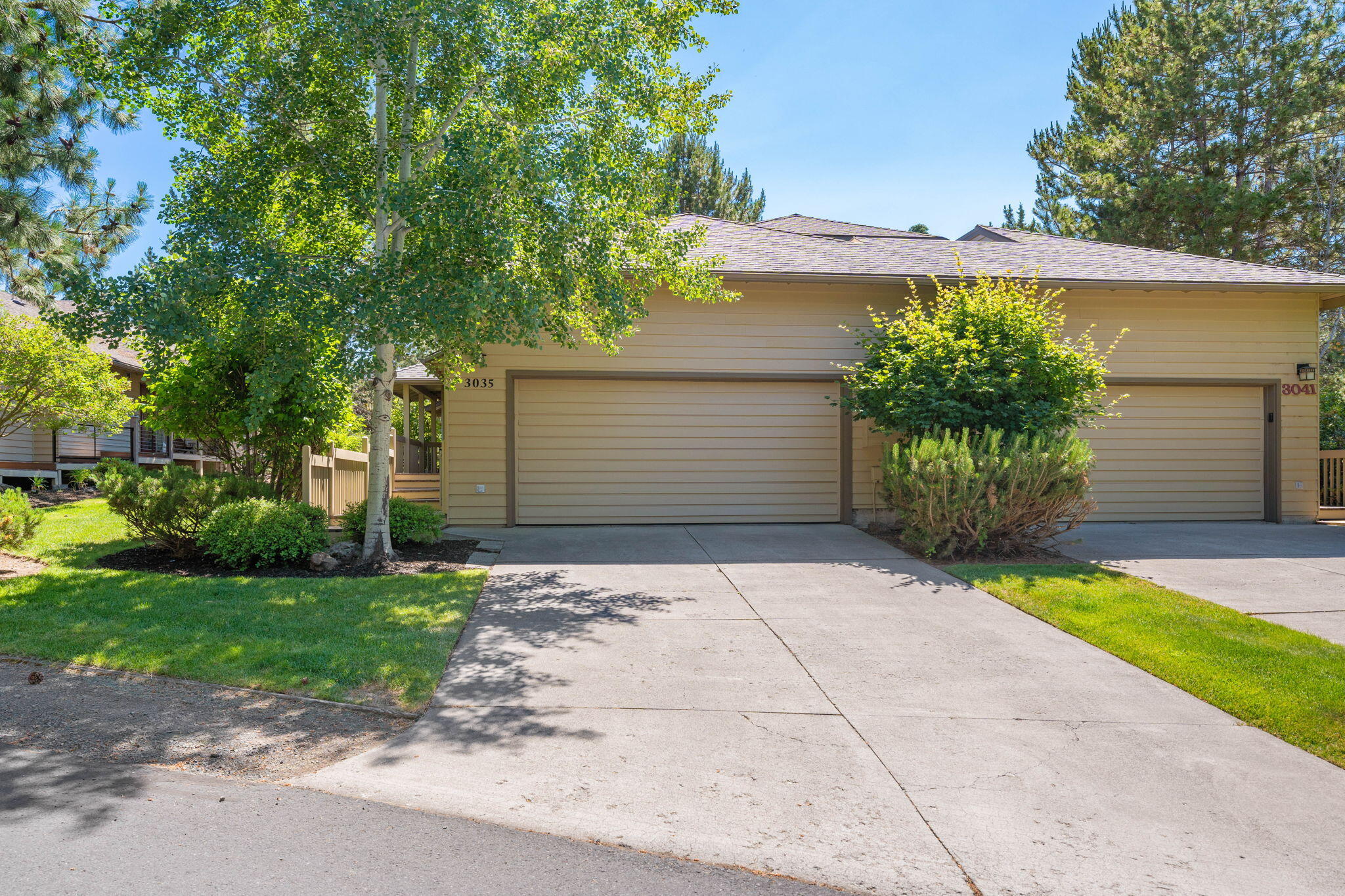 3035 NW Golf View Drive