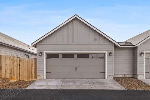 Tiny photo for 2565 NW Teak Avenue, Redmond, OR 97756 (MLS # 220213296)