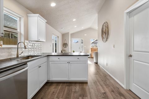 Tiny photo for 2565 NW Teak Avenue, Redmond, OR 97756 (MLS # 220213296)