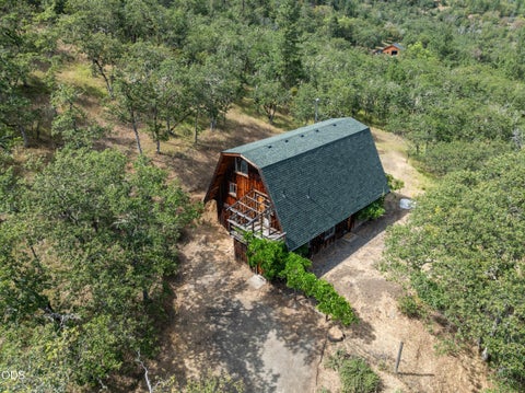 Photo of 4770 Andrews Road, Medford, OR 97501 (MLS # 220222877)