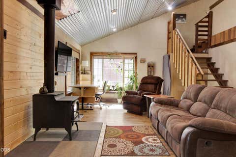 Tiny photo for 15408 Ponderosa Loop, La Pine, OR 97739 (MLS # 220225129)