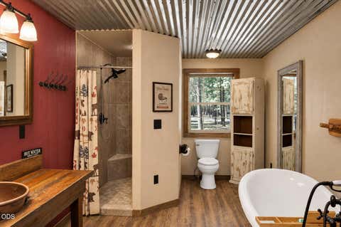 Tiny photo for 15408 Ponderosa Loop, La Pine, OR 97739 (MLS # 220225129)