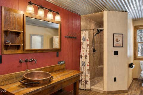 Tiny photo for 15408 Ponderosa Loop, La Pine, OR 97739 (MLS # 220225129)