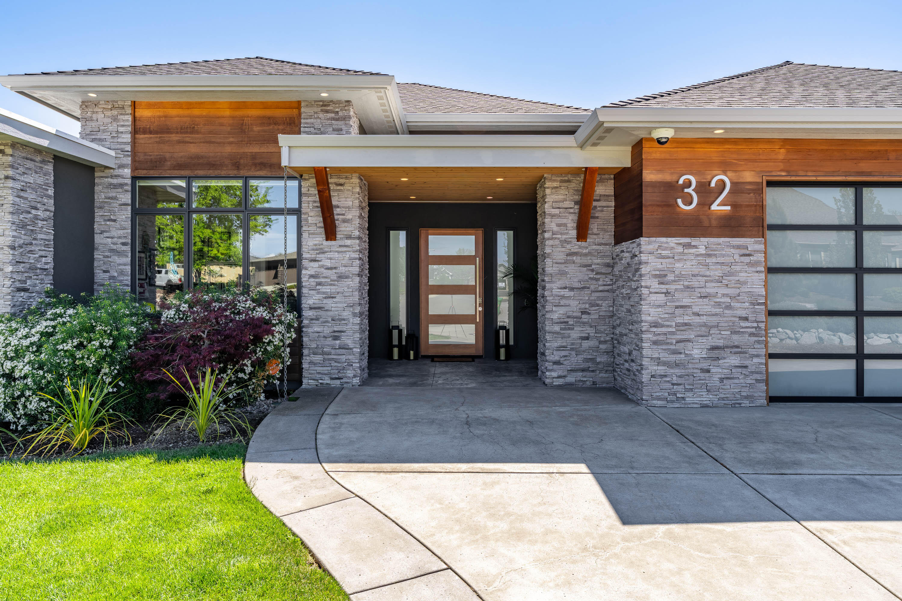 32 Pebble Creek Drive