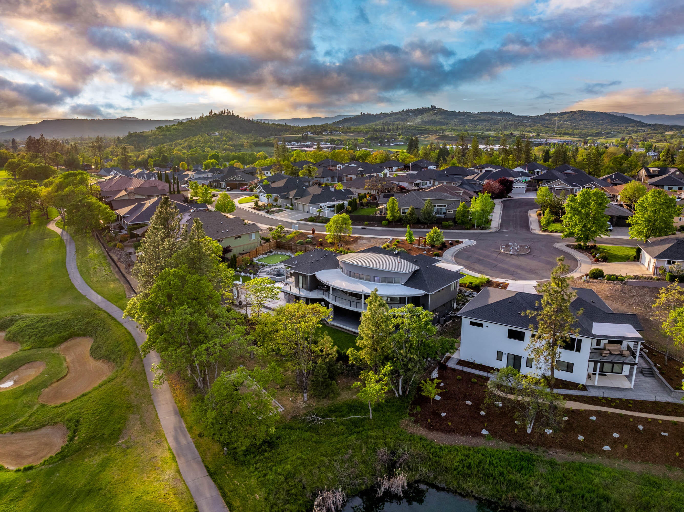 32 Pebble Creek Dr, Eagle Point, OR, 97524, USA, 5 Bedrooms Bedrooms, ,5 BathroomsBathrooms,Residential,Active,32 Pebble Creek Dr,220219651