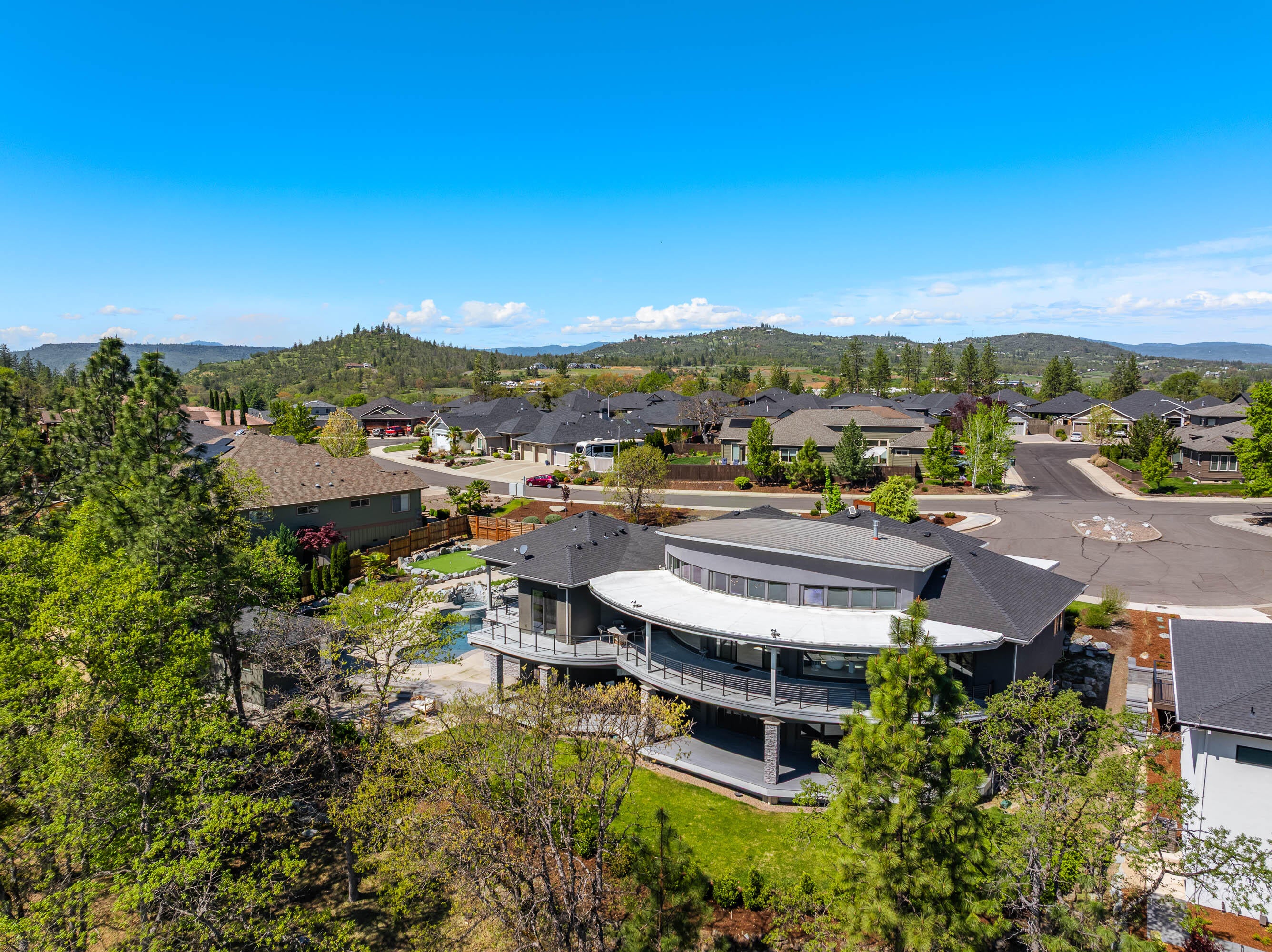 32 Pebble Creek Dr, Eagle Point, OR, 97524, USA, 5 Bedrooms Bedrooms, ,5 BathroomsBathrooms,Residential,Active,32 Pebble Creek Dr,220219651