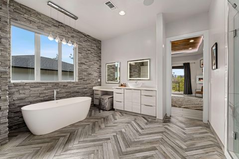 Tiny photo for 32 Pebble Creek Drive, Eagle Point, OR 97524 (MLS # 220219651)