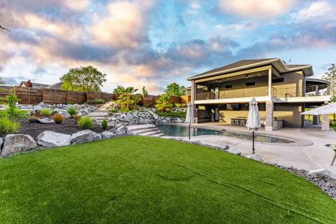 Tiny photo for 32 Pebble Creek Drive, Eagle Point, OR 97524 (MLS # 220219651)