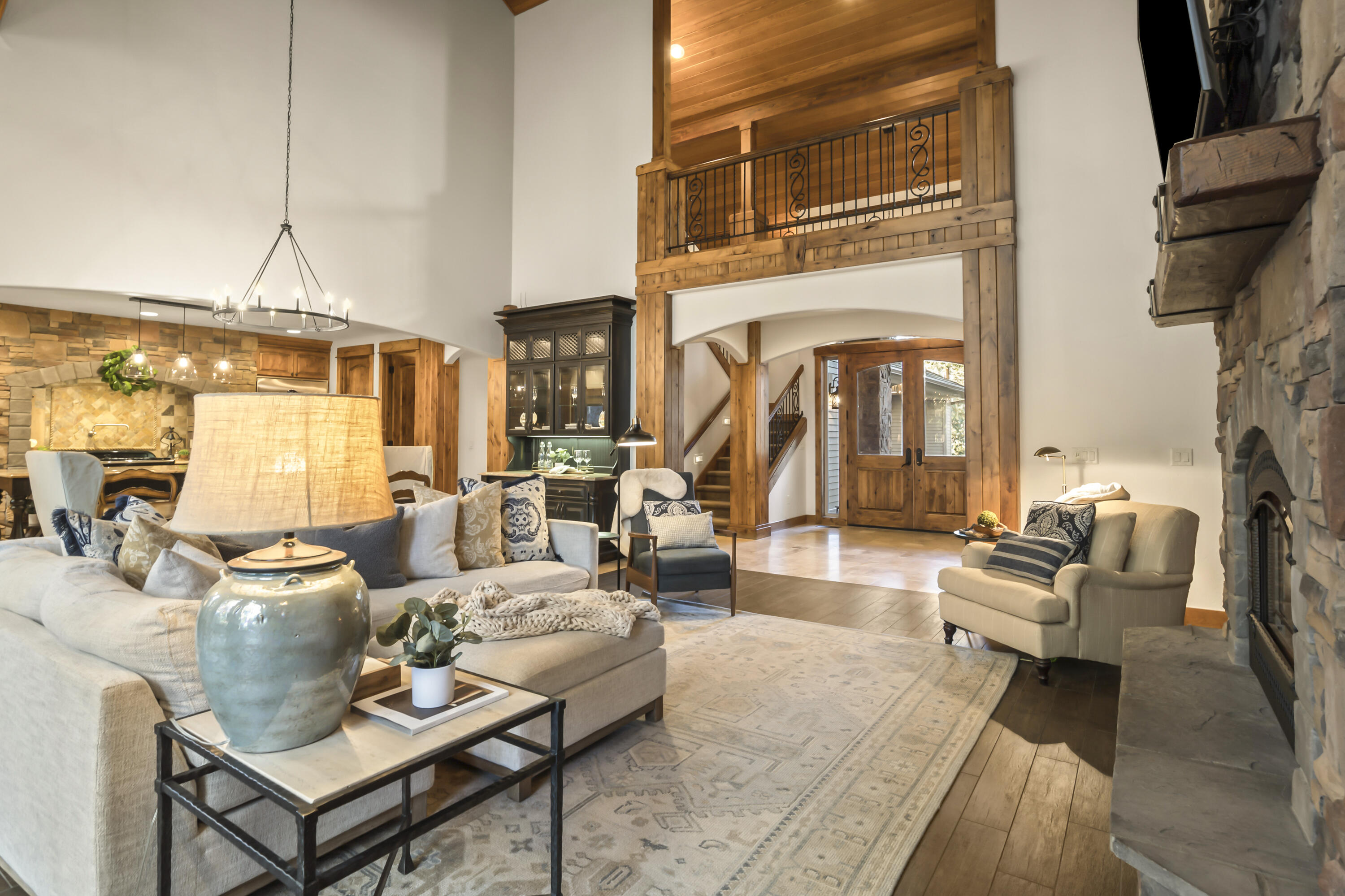 Broken Top - Residential