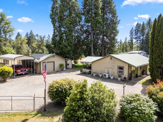 4551 HOLLAND LOOP RD, CAVE JUNCTION, OR 97523 - Image 39b9bd67fa081a3010086d2b00763ef2/975609173