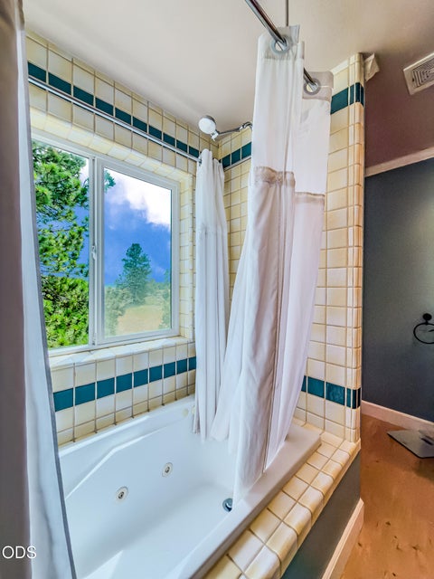 Tiny photo for 22929 Rivercrest Drive, Chiloquin, OR 97624 (MLS # 220224821)