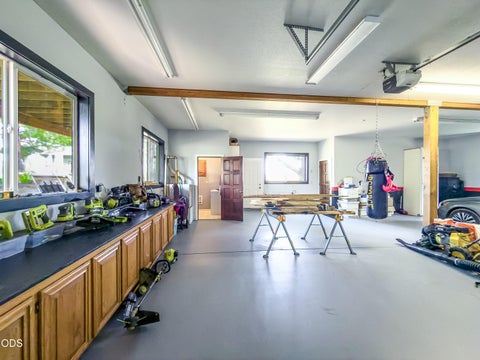 Tiny photo for 22929 Rivercrest Drive, Chiloquin, OR 97624 (MLS # 220224821)