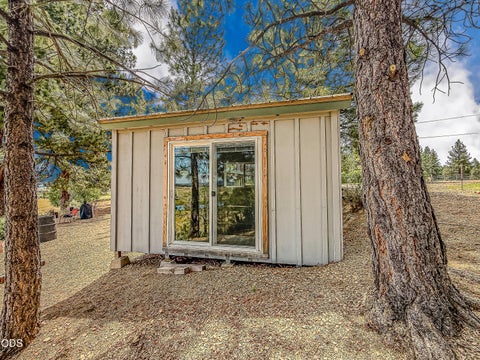Tiny photo for 22929 Rivercrest Drive, Chiloquin, OR 97624 (MLS # 220224821)