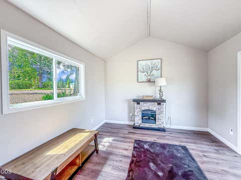 Tiny photo for 22929 Rivercrest Drive, Chiloquin, OR 97624 (MLS # 220224821)