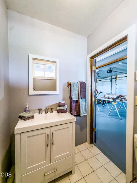 Tiny photo for 22929 Rivercrest Drive, Chiloquin, OR 97624 (MLS # 220224821)