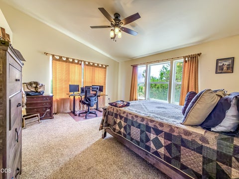 Tiny photo for 22929 Rivercrest Drive, Chiloquin, OR 97624 (MLS # 220224821)