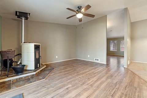 Tiny photo for 3465 Boardman Avenue, Klamath Falls, OR 97603 (MLS # 220217148)