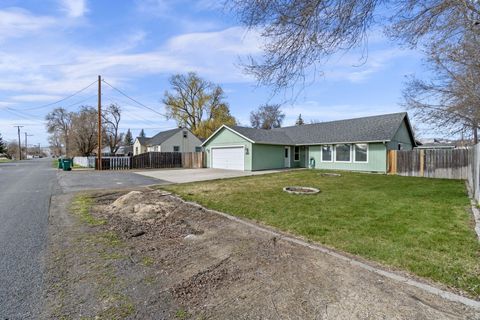 Tiny photo for 3465 Boardman Avenue, Klamath Falls, OR 97603 (MLS # 220217148)