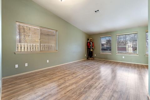 Tiny photo for 3465 Boardman Avenue, Klamath Falls, OR 97603 (MLS # 220217148)