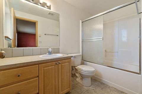 Tiny photo for 3465 Boardman Avenue, Klamath Falls, OR 97603 (MLS # 220217148)