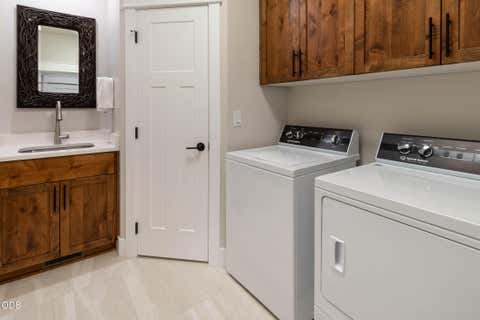 Tiny photo for 1385 Spring Ridge Court, Redmond, OR 97756 (MLS # 220226676)