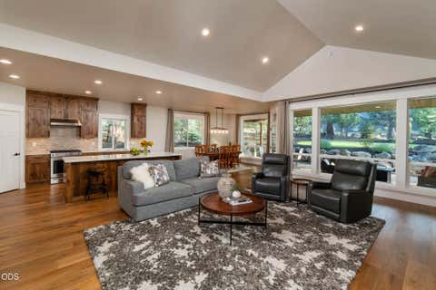 Tiny photo for 1385 Spring Ridge Court, Redmond, OR 97756 (MLS # 220226676)