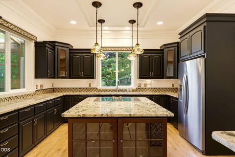 Tiny photo for 1119 NW Morgan Lane, Grants Pass, OR 97526 (MLS # 220223677)