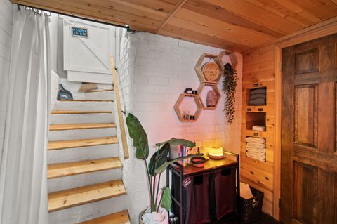 Tiny photo for 27 Crater Lake Avenue, Medford, OR 97504 (MLS # 220215061)