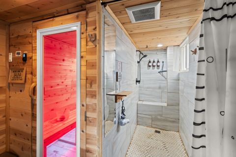 Tiny photo for 27 Crater Lake Avenue, Medford, OR 97504 (MLS # 220215061)