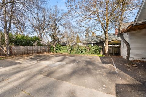 Tiny photo for 27 Crater Lake Avenue, Medford, OR 97504 (MLS # 220215061)