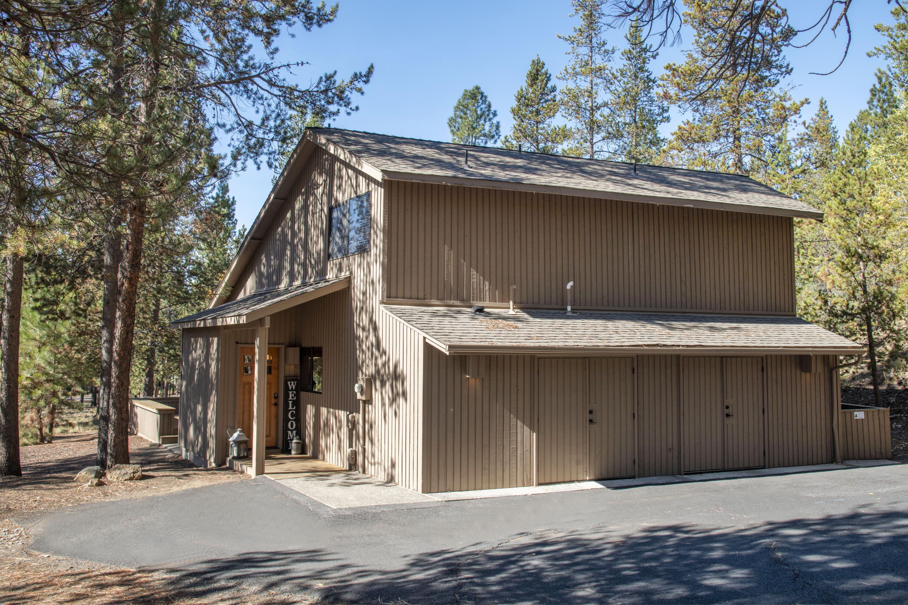 17905 Rhododendron Lane