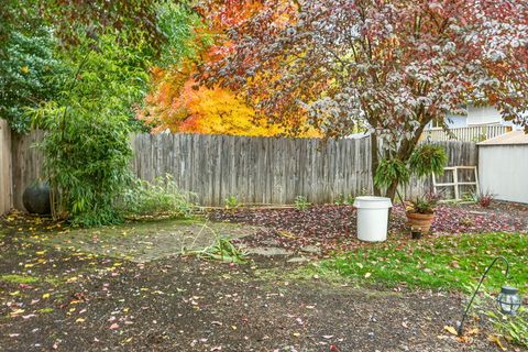 Tiny photo for 659 Herman Avenue, Medford, OR 97501 (MLS # 220211461)