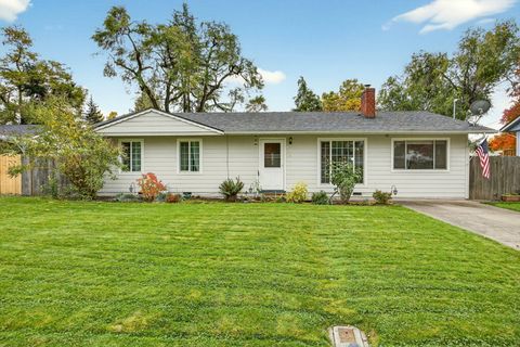 Tiny photo for 659 Herman Avenue, Medford, OR 97501 (MLS # 220211461)