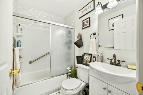 Tiny photo for 659 Herman Avenue, Medford, OR 97501 (MLS # 220211461)